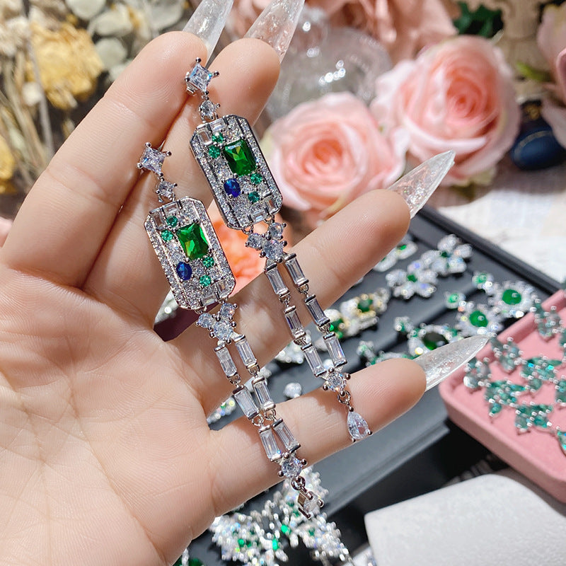 山茶轻奢重工仿祖母绿花朵耳环 镀金绿玛瑙蝴蝶耳坠彩宝直播货源