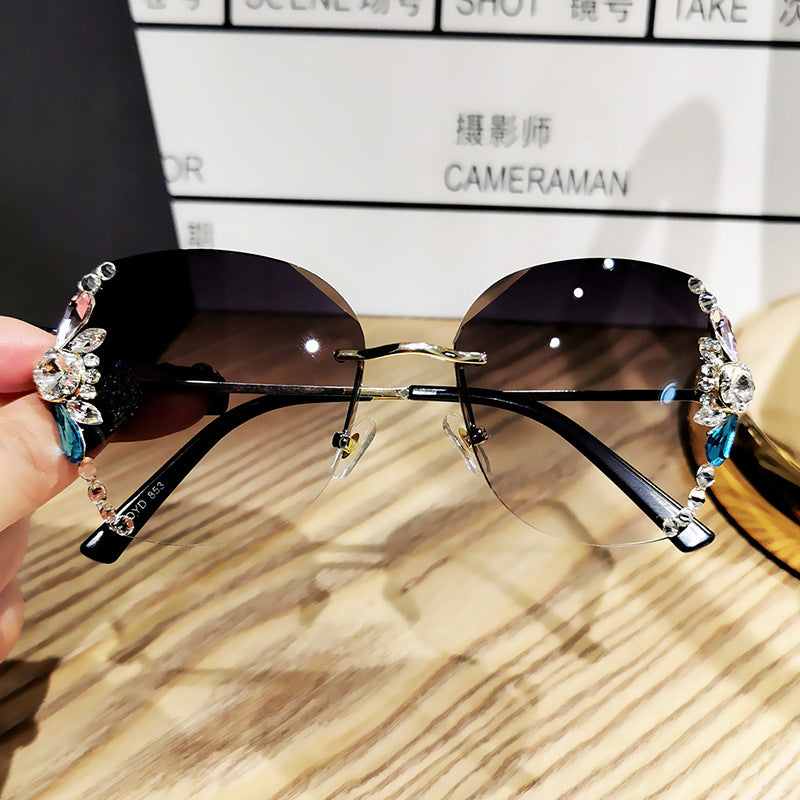 Women's fashion glasses 2024 新款韩版潮跨境带钻墨镜女防紫外线辐射大脸圆脸显瘦太阳镜