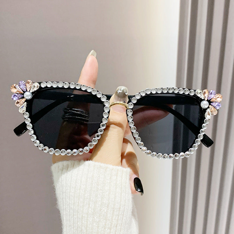 Women's fashion glasses 跨境新款镶钻猫眼太阳镜个性金属鼻梁水钻眼镜欧美街拍墨镜批发