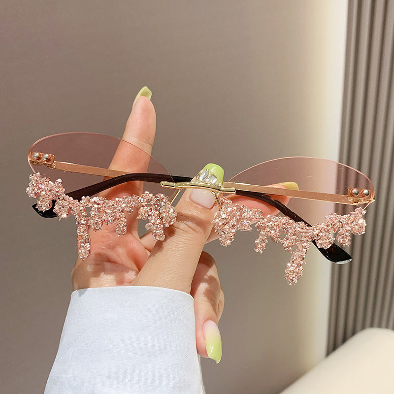Women's fashion glasses 2023跨境欧美新款天使眼泪手工镶钻太阳镜搞怪拍照影楼创意墨镜