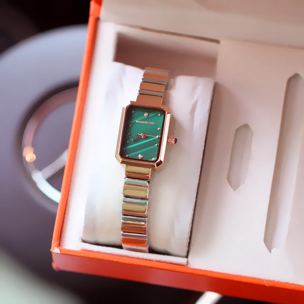 Fashion women's watchManufacturers Supply Fashion Watch Fashion New Ladies Watch Pointer Small Rectangular Steel Belt Quartz Waterproof Watch