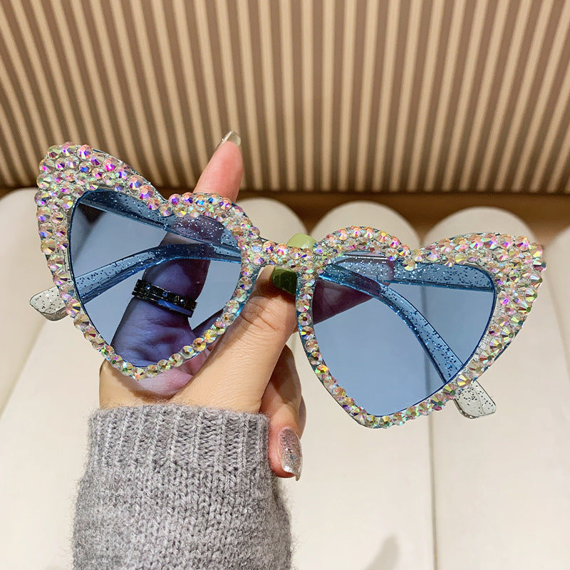 Women's fashion glasses 欧美新款跨境镶钻爱心女士太阳镜时尚心形墨镜潮流桃心眼镜果冻色