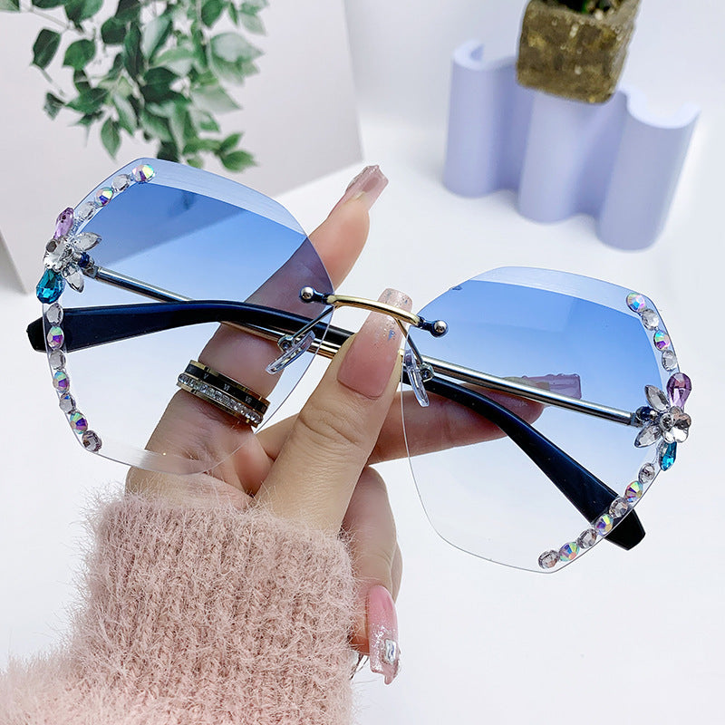 Women's fashion glasses 跨境新款水钻墨镜女显瘦无框切边太阳镜网红潮款防紫外线韩版眼镜