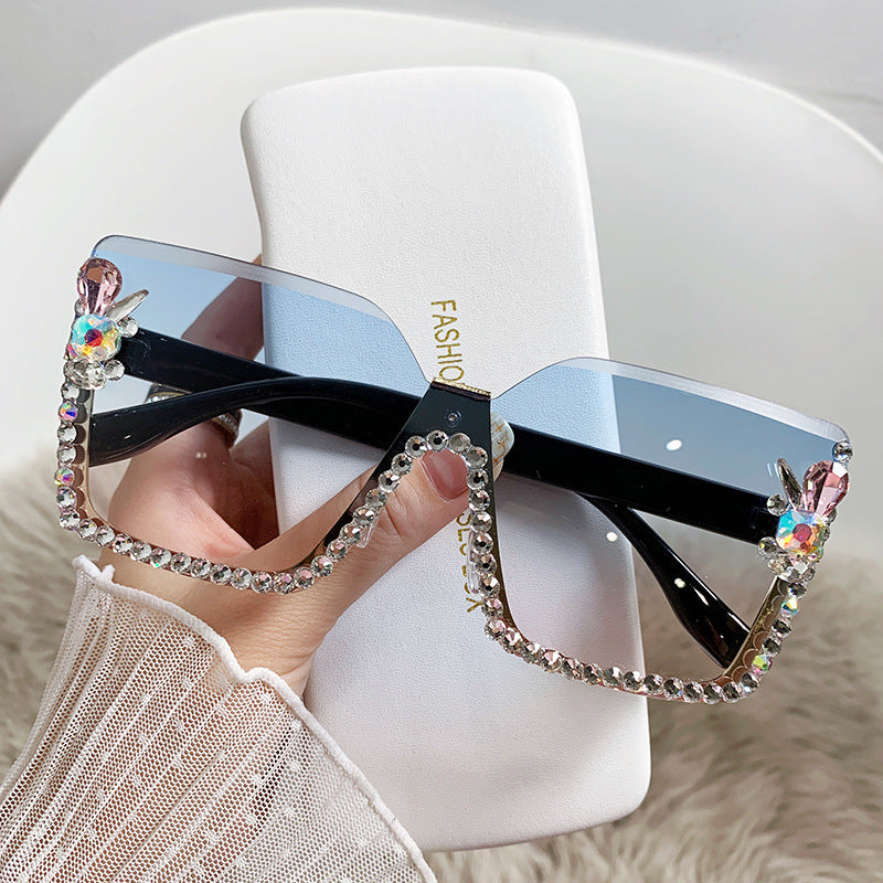 Women's fashion glasses 欧美镶钻大框架跨境新款水钻墨镜女潮款防紫外线防晒显瘦太阳镜
