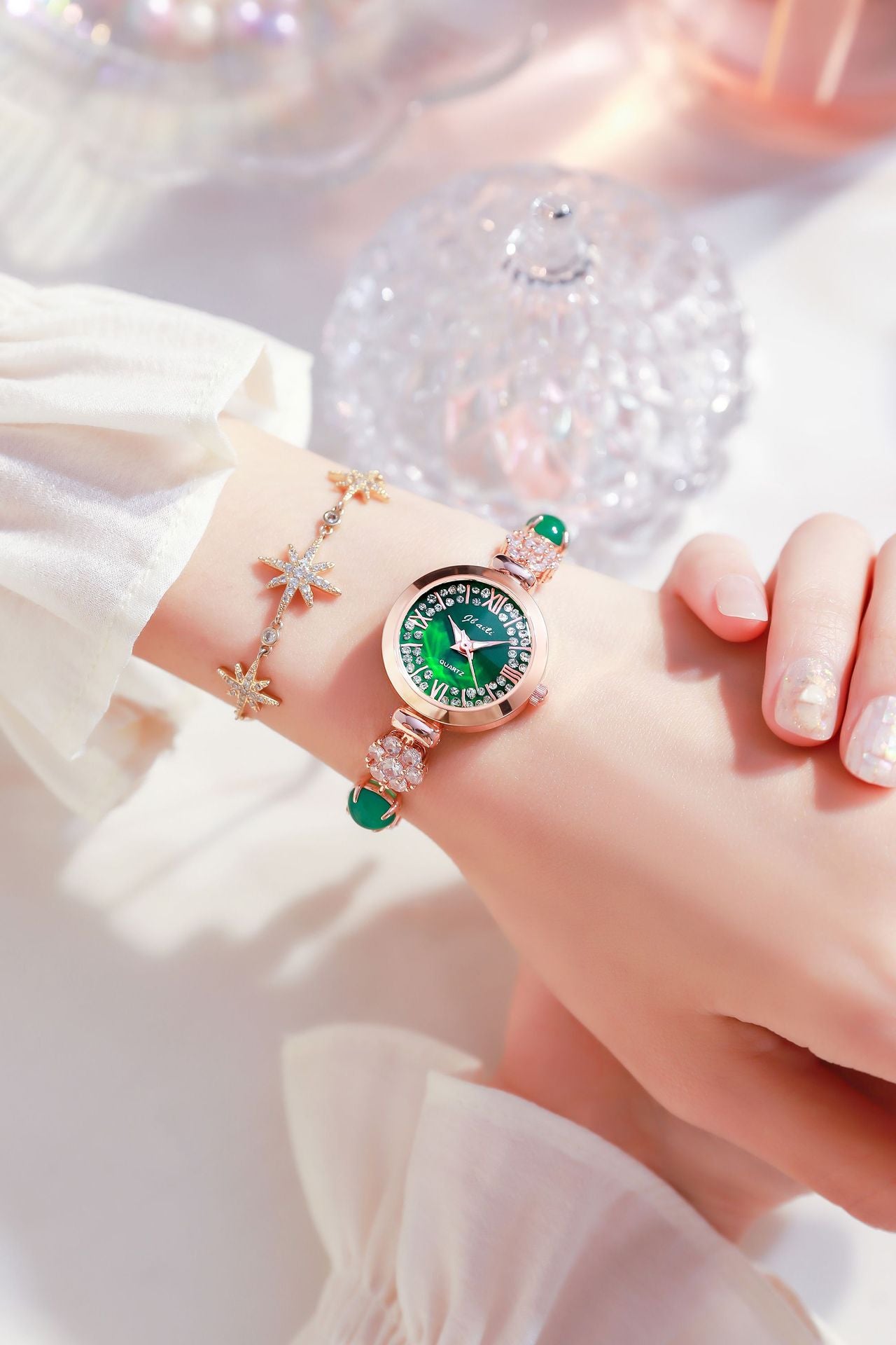 Women's fashion watch  New Roman numerals diamond emeralds women's watch