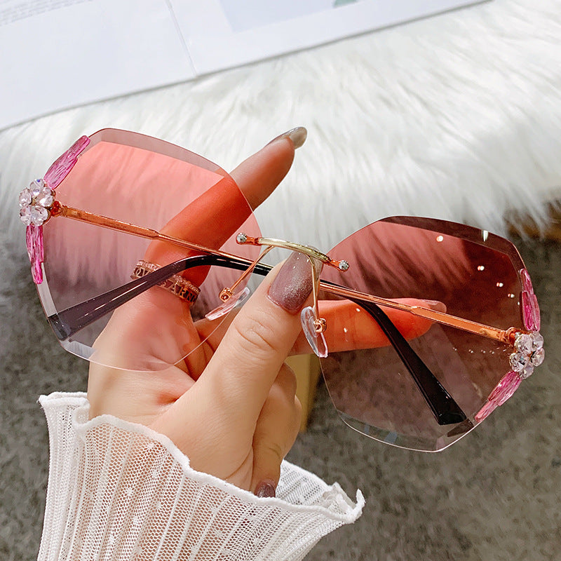 Women's fashion glasses 2024  新款墨镜女水钻大脸显瘦网红防紫外线太阳眼镜潮款