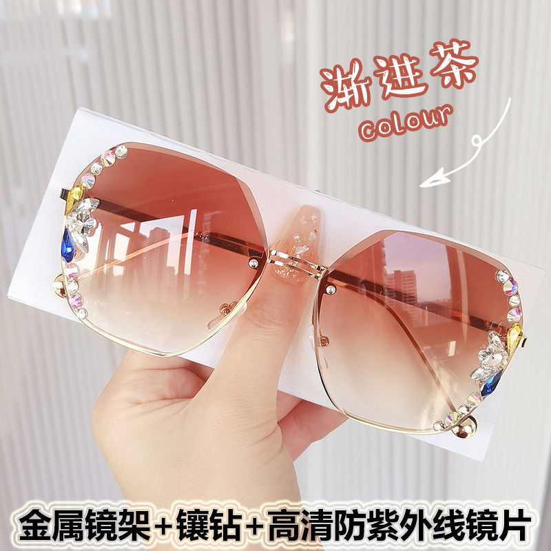 Women's fashion glasses 2022跨境新款时尚镶钻无框切边太阳镜女潮款防紫外线太阳镜现货