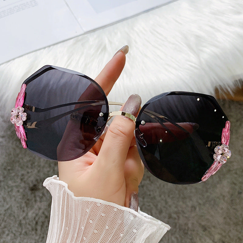 Women's fashion glasses 镶钻墨镜女夏潮无框钻石切边防紫外线太阳镜时尚优雅圆脸显瘦眼镜