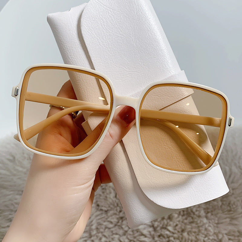 New 2022 meter nail square sunglasses with gradient color sunglasses, women's trendy UV resistant retro sunglasses