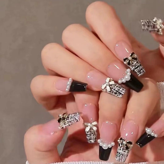 (Hand-made nail) French nail armor long black small fragrance simple white high-grade sense nail piece bride pregnant woman finished product.