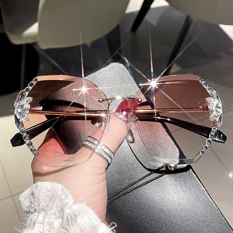 Women's fashion glasses 跨境新款无框眼镜女韩版潮防紫外线墨镜女素颜神器显脸小太阳镜