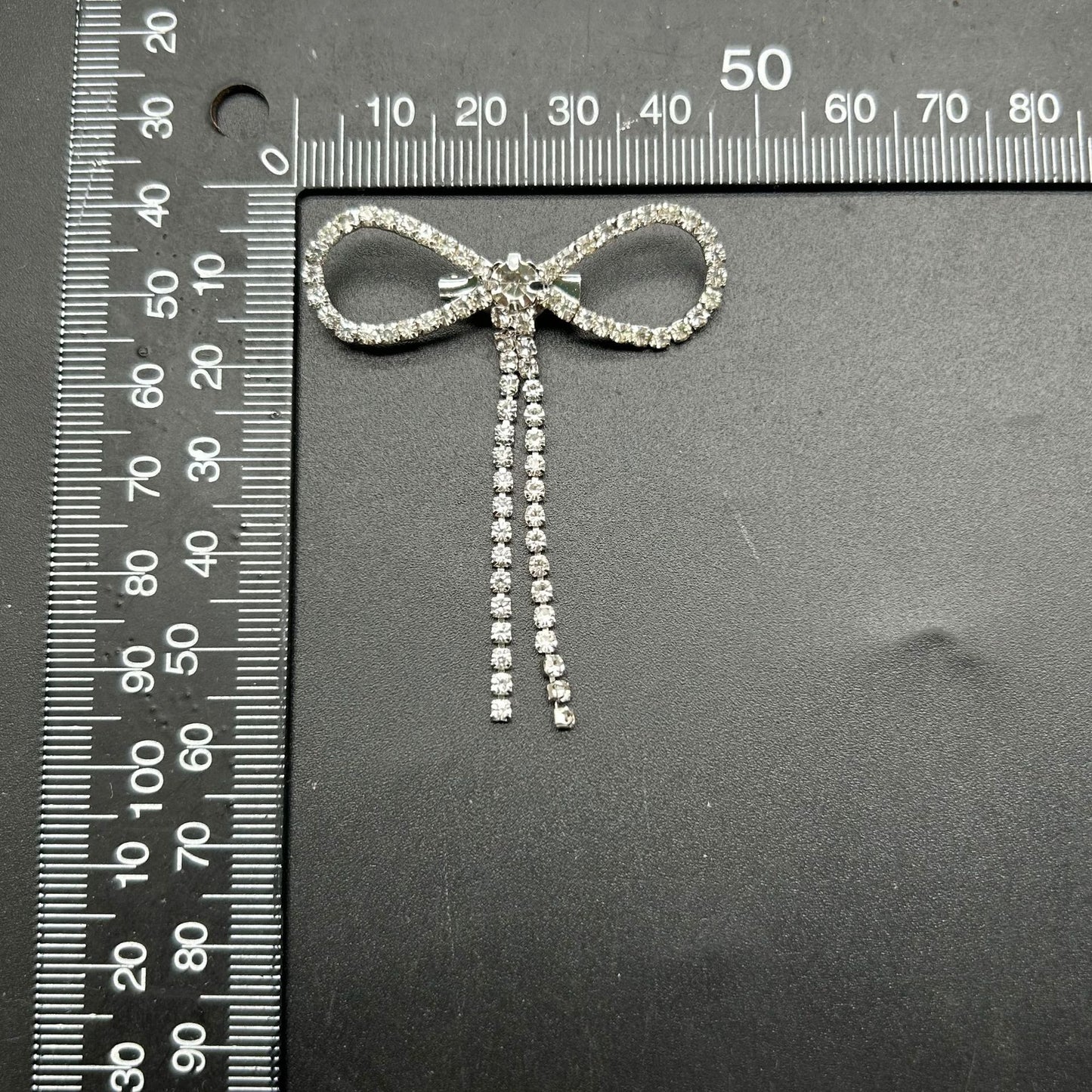 配饰胸针小香风胸针小众奢华水钻流苏女士气质女装胸花别针固定西装大衣配饰