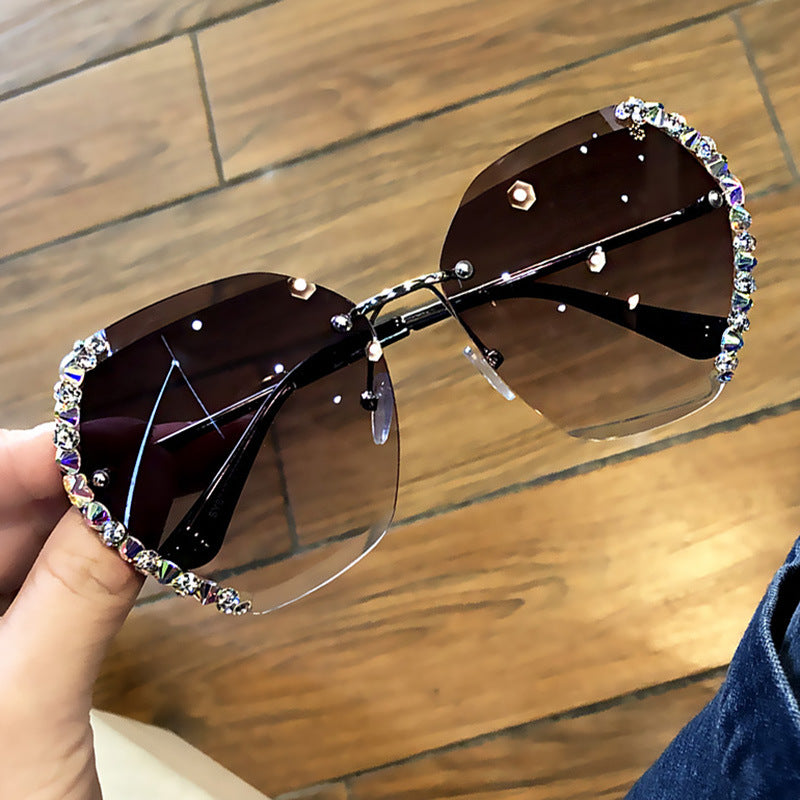 Women's fashion glasses 2022新款网红ins墨镜女镶钻韩版潮圆脸街拍防晒防紫外线太阳镜女