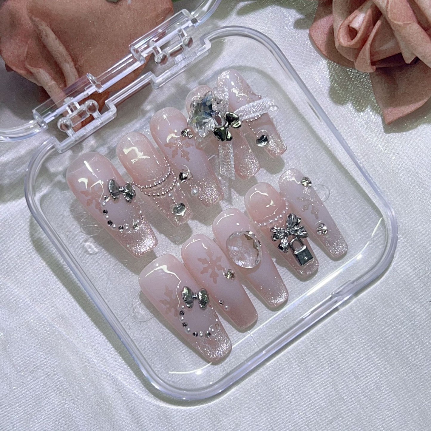 (Hand-Made Nail) Fine Silver Handmade Wear Nail Cat Eye Manicure Christmas White Autumn and Winter Exquisite Nail Stickers