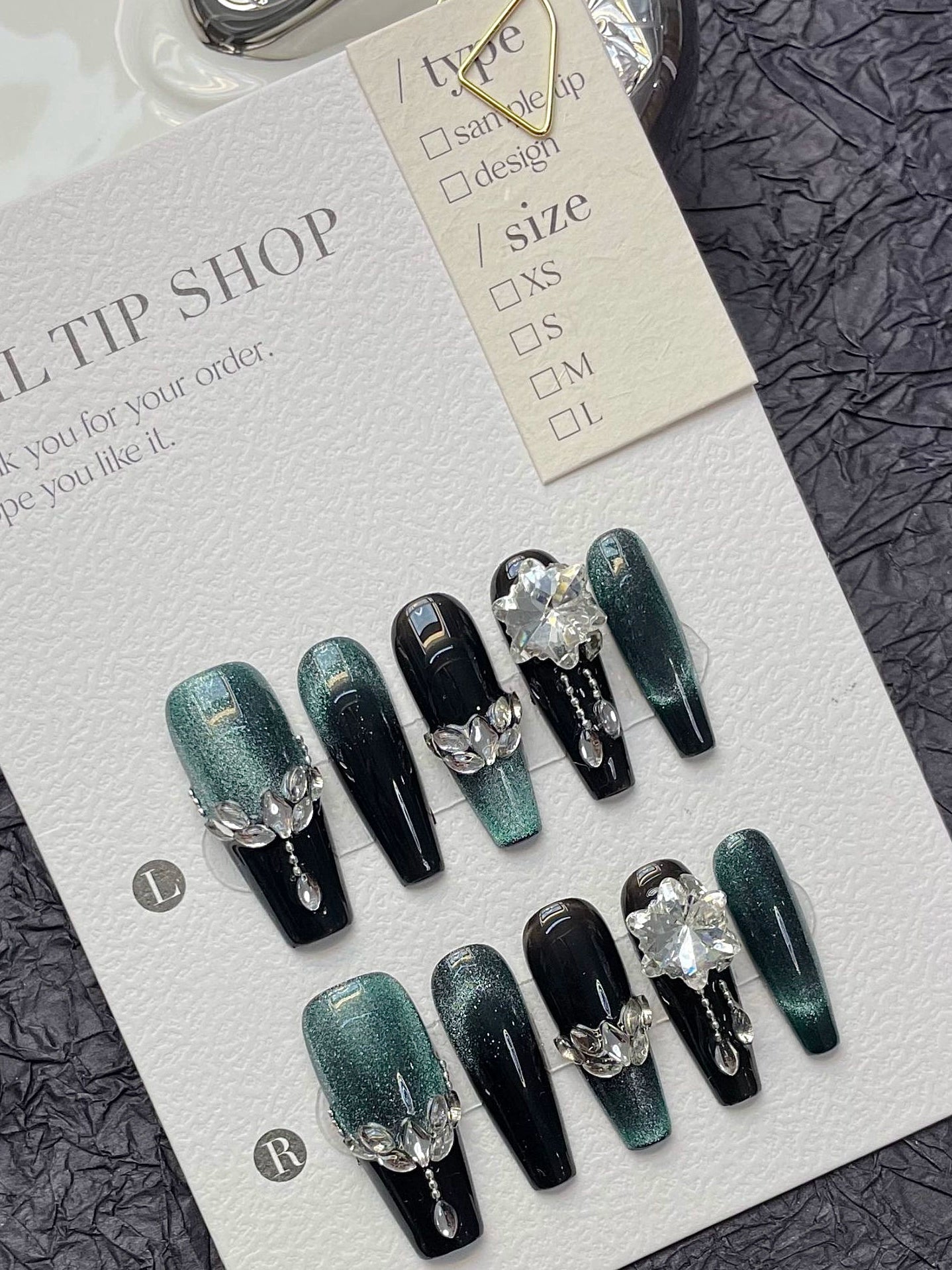(Hand-made nail) dark green Gatling hand-worn nails, new dark dark green cat's eye zircon, retro high-quality finished nail art