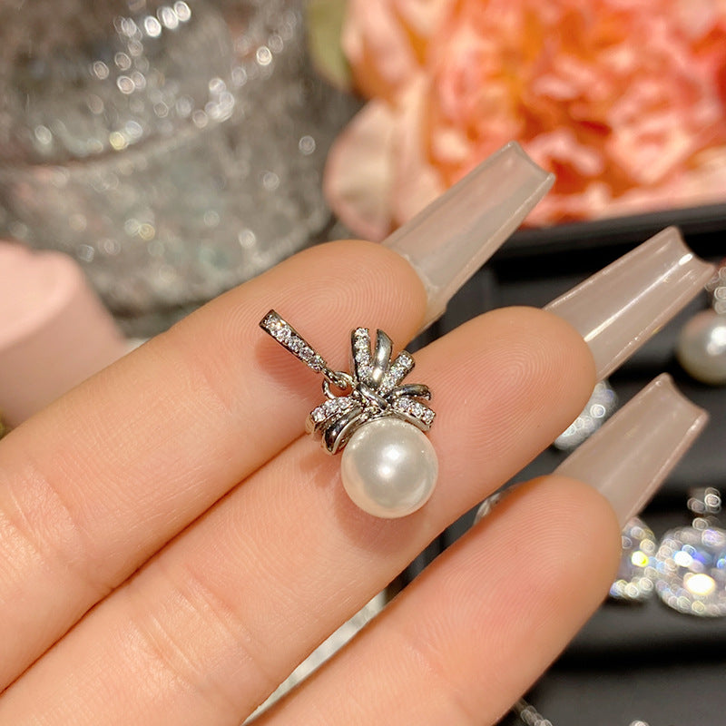 山茶原设新品百搭少女心设计 镀金八心八箭仿D色莫桑璀璨小巧吊坠