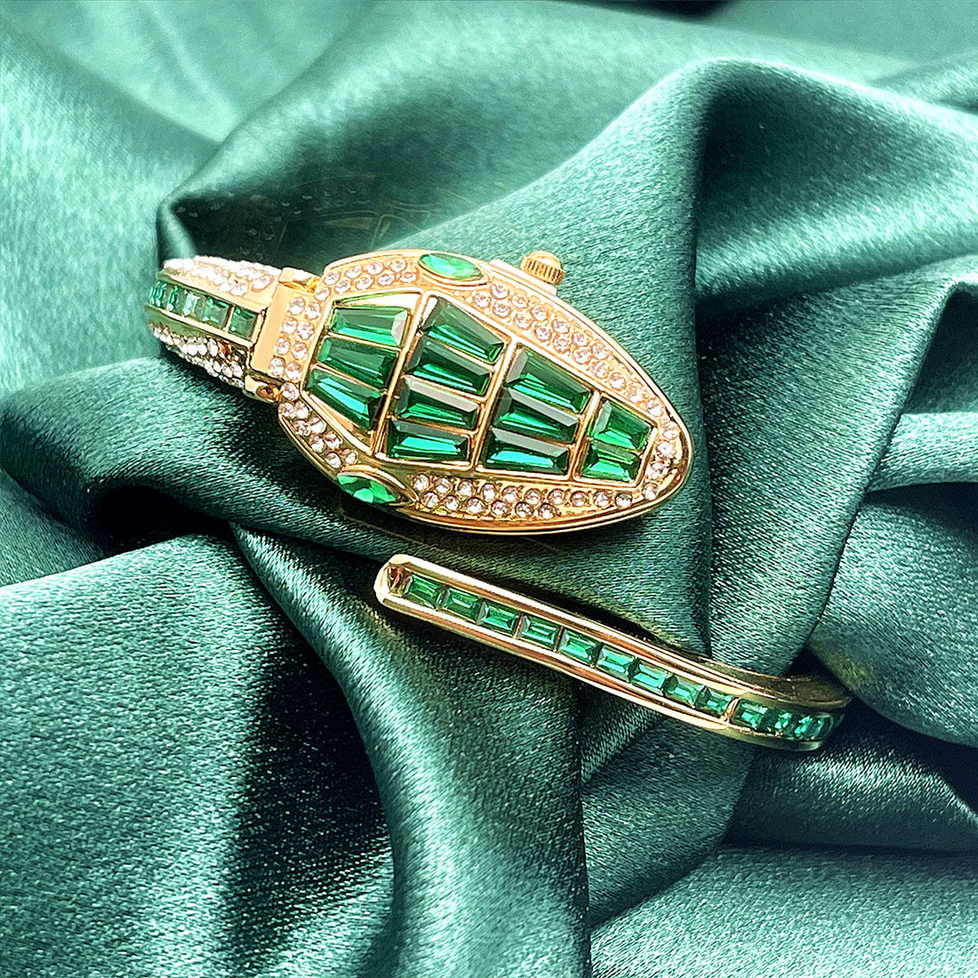 Fashion women's watch2023 New Product Best-Selling Diamond Snake Bangle Watch Snake Bracelet Quartz Open Watch Cross-Border E-Commerce Hot Sale