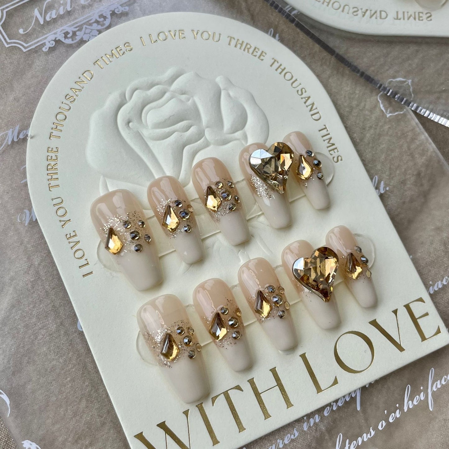 (reusable nail)Europe and the United States spice girls three-dimensional snake pattern fake nails patch white wear nail art finished hand dark red spice girls nail art.