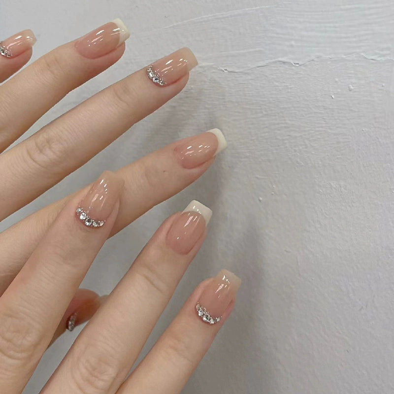 (Hand-made nail) French nail armor long black small fragrance simple white high-grade sense nail piece bride pregnant woman finished product.