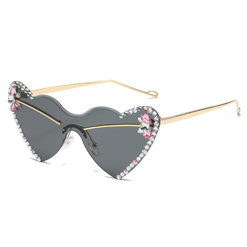 Women's fashion glasses 跨境新款爱心连体镜片无框镶钻猫眼太阳镜时尚女士墨镜桃心渐变色