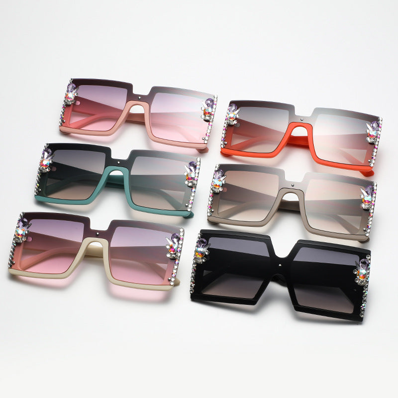 Women's fashion glasses 2023欧美跨境潮流镶钻太阳眼镜户外防晒显瘦墨镜女大框架太阳镜