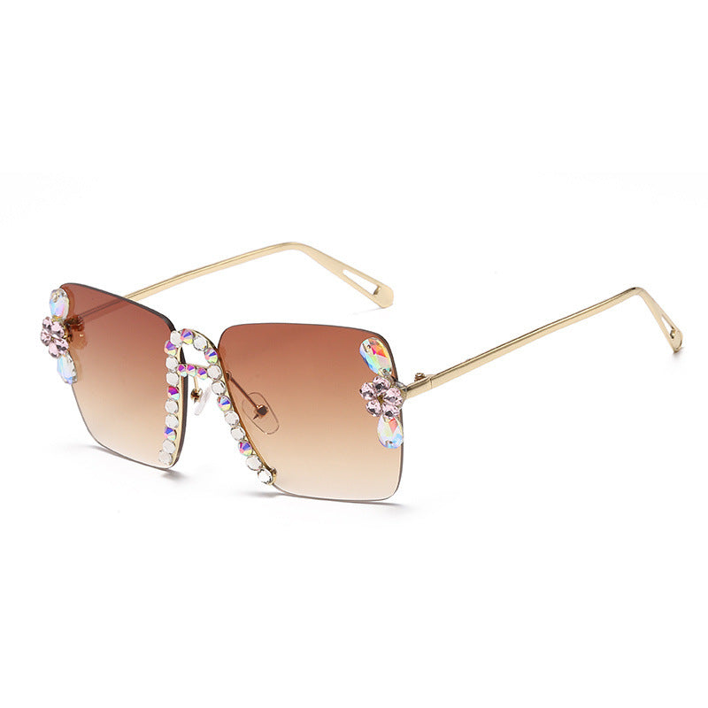 Women's fashion glasses 跨境新款镶钻太阳镜方形A字高级感墨镜女士个性街拍显脸小眼镜