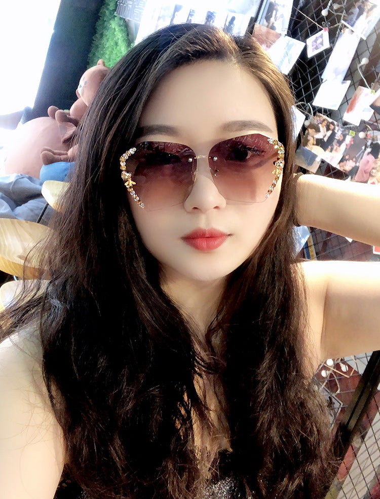 Women's fashion glasses 网红带钻墨镜女2022小蜜蜂水钻无框大脸显瘦太阳眼镜女防紫外线