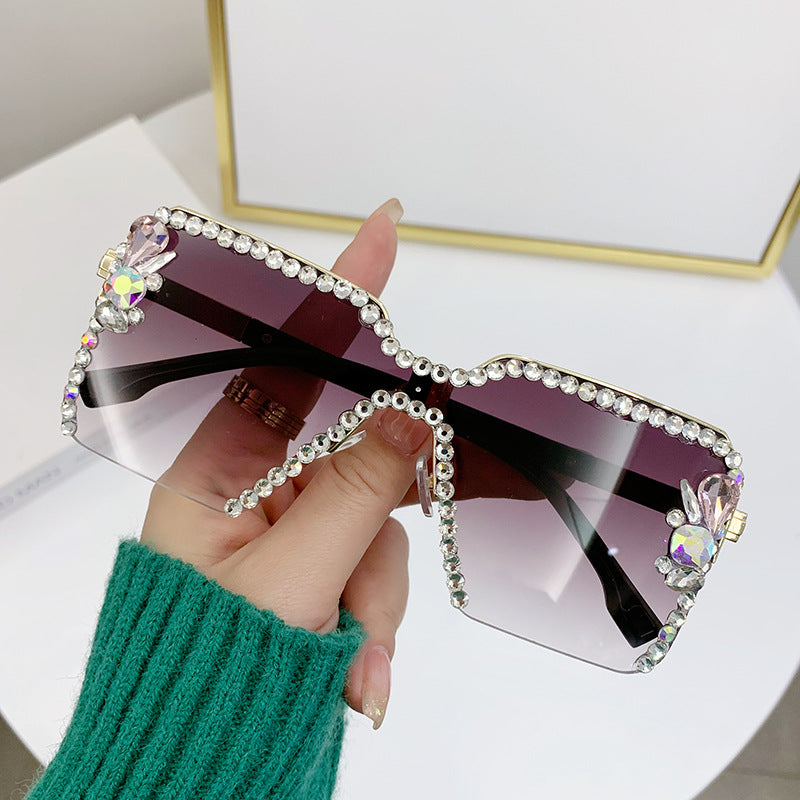 Women's fashion glasses 2023跨境欧美大框镶钻太阳镜女时尚水钻墨镜防紫外线户外驾驶旅行