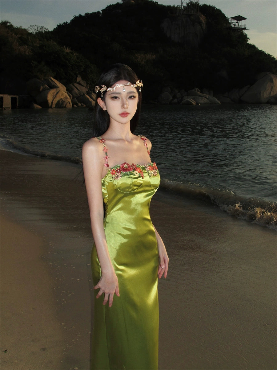 Fashion women's wear Elegant Embroidery Satin Sling Dress Women's Early Spring High-Grade French Seaside Vacation Beach Formal Dress