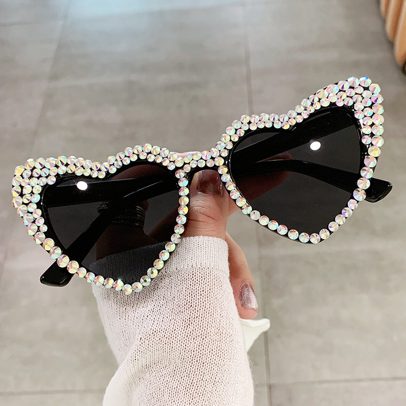 Women's fashion glasses 跨境复古大框架欧美镶钻太阳镜桃心爱心墨镜女士金属铰链个性眼镜