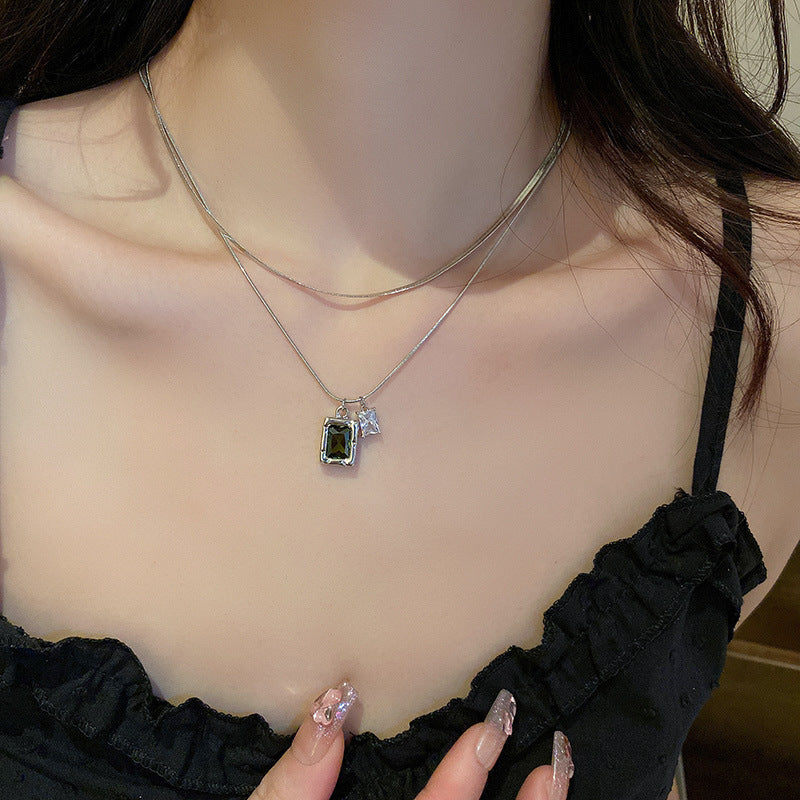 气质高级感珍珠项链女 小众设计轻奢锁骨链爱心吊坠百搭项饰批发