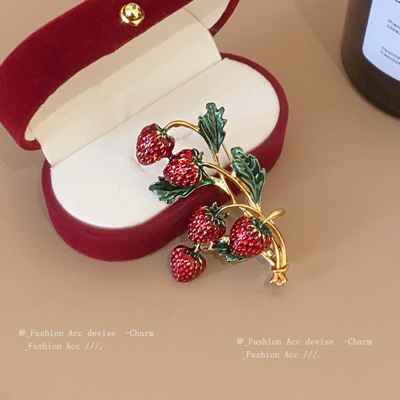 配饰胸针滴油树叶花朵草莓胸针高端甜美百搭胸花高级感小众气质饰品批发女