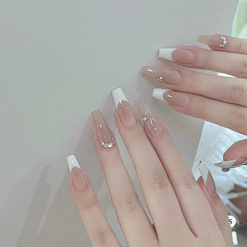 (Hand-made nail) French nail armor long black small fragrance simple white high-grade sense nail piece bride pregnant woman finished product.