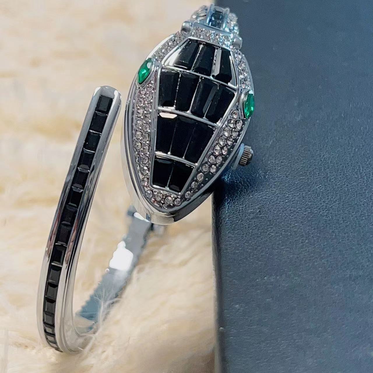 Fashion women's watch2023 New Product Best-Selling Diamond Snake Bangle Watch Snake Bracelet Quartz Open Watch Cross-Border E-Commerce Hot Sale