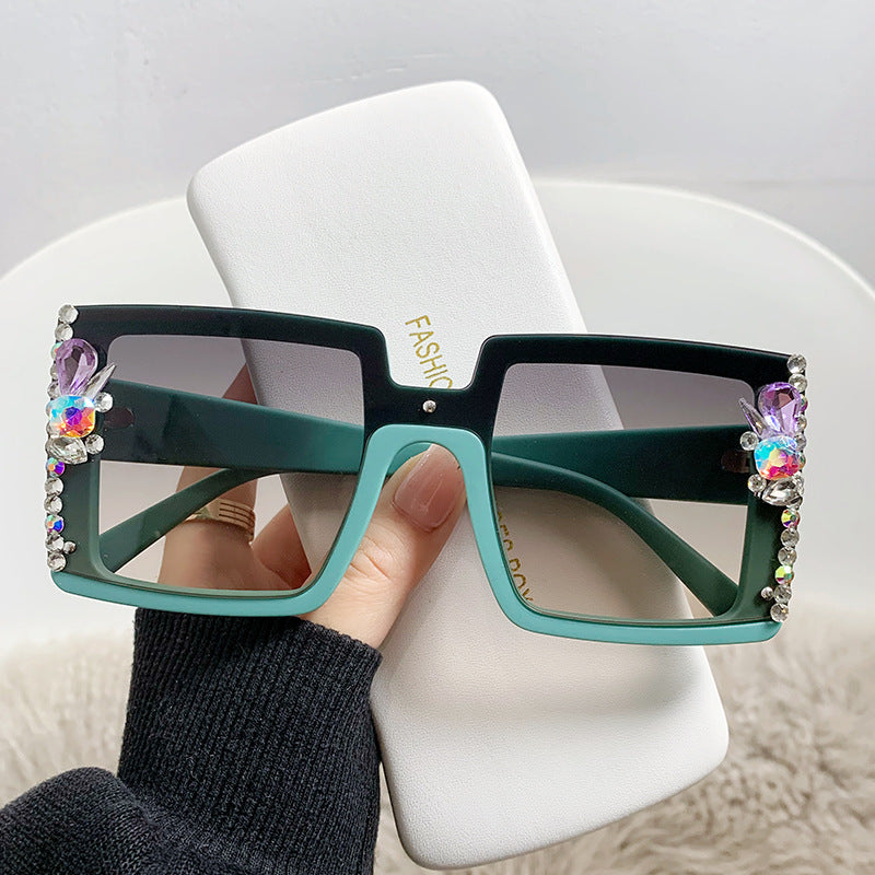Women's fashion glasses 2023欧美大框架镶钻墨镜跨境潮流水晶钻石太阳眼镜户外防晒显瘦女