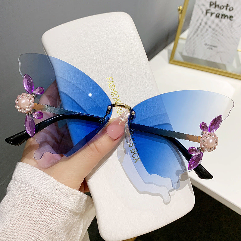 Women's fashion glasses 新款珍珠欧美跨境舞会蝴蝶镶钻大框太阳镜女时尚墨镜女潮流街拍