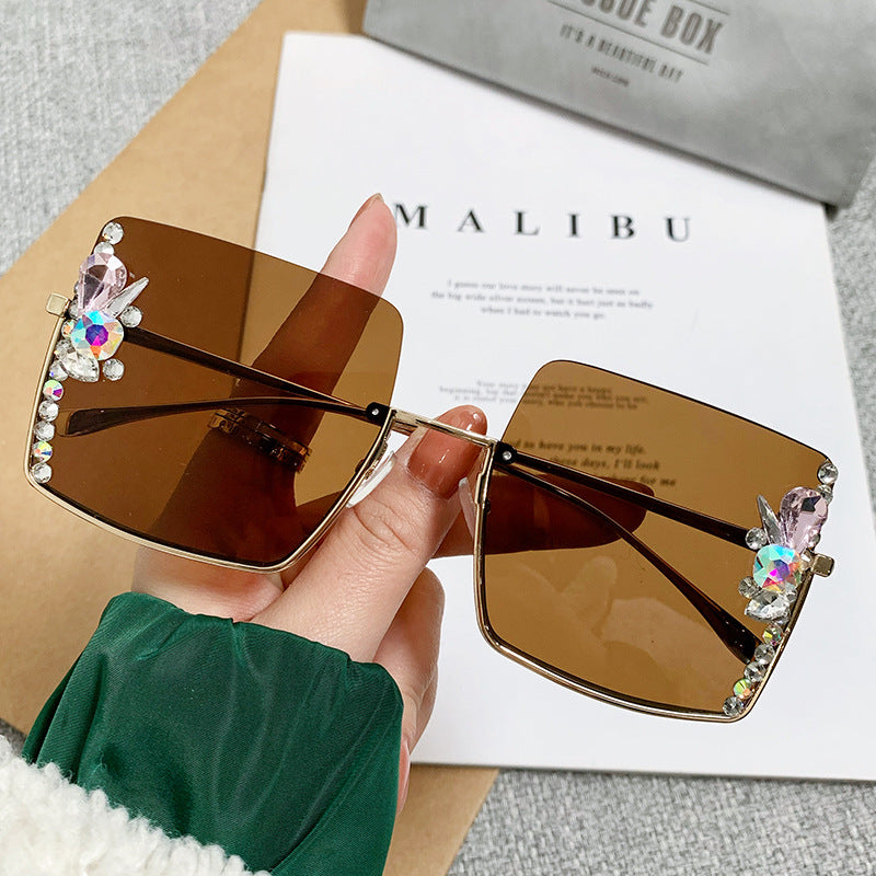 Women's fashion glasses 跨境新欧美镶钻大框太阳镜女高级感复古茶色墨镜显瘦韩版防晒眼镜