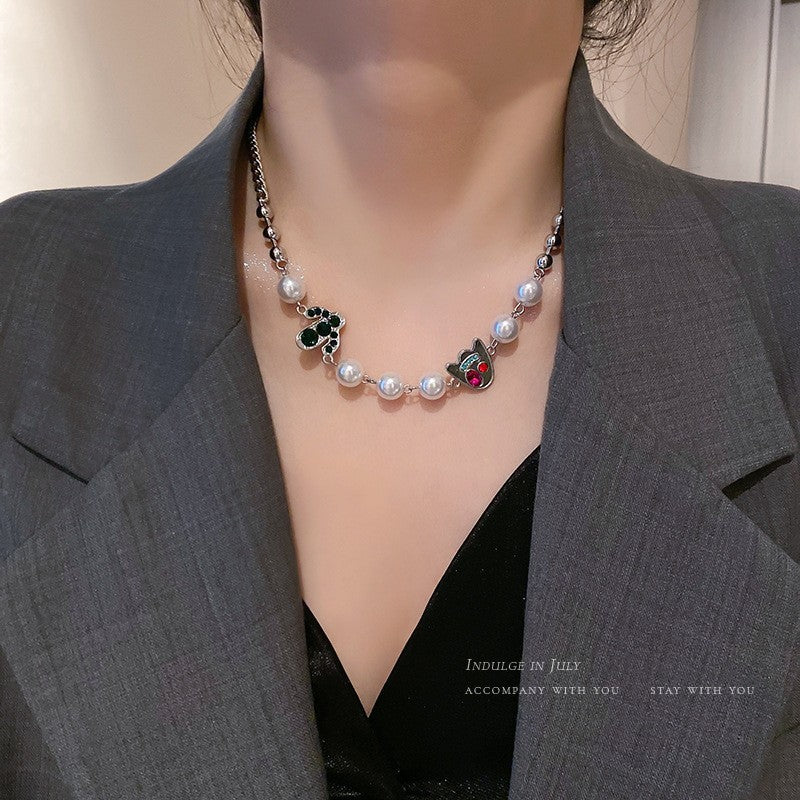 钛钢轻奢黑色爱心吊坠项链批发辣妹高级感小众设计毛衣链个性项饰