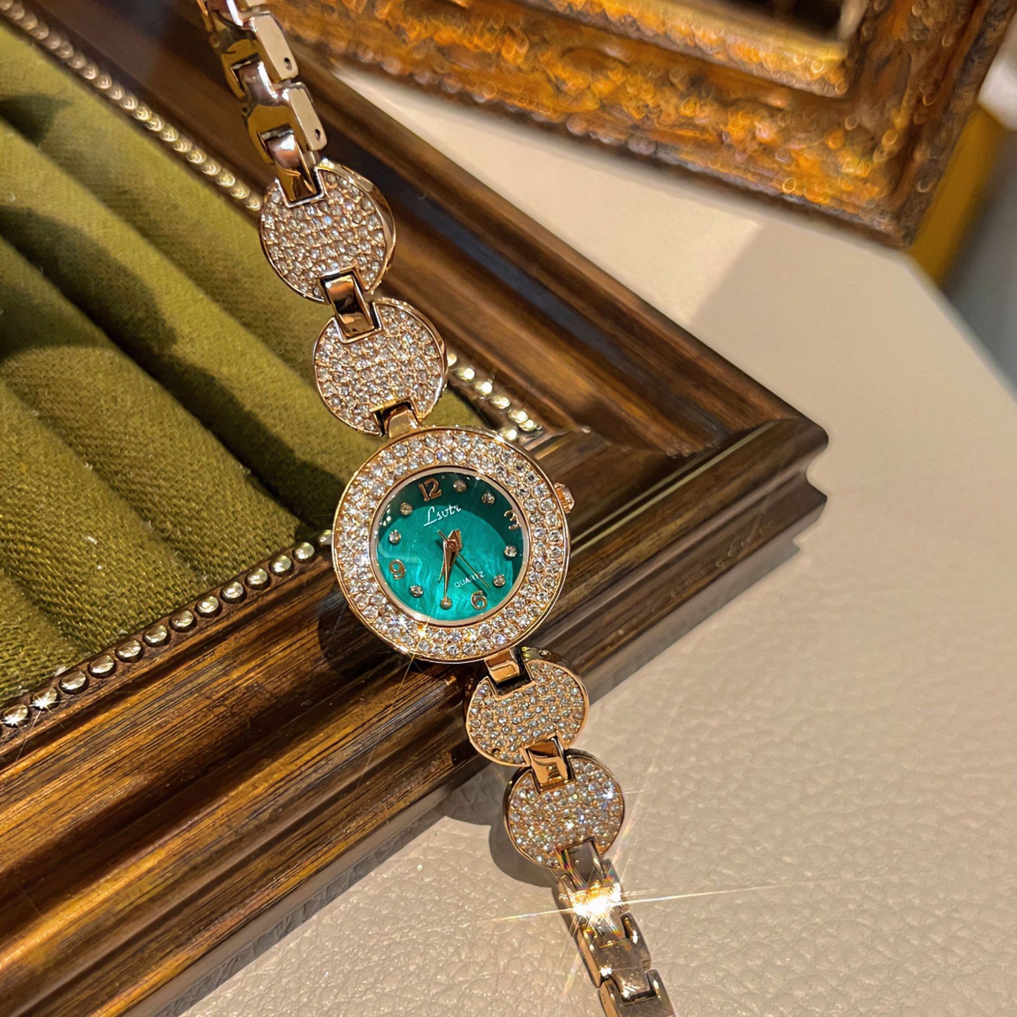 Fashion women's watchLsvtr Light Luxury Grandmother Green Niche High Sense Vintage Bracelet Women's Watch Good-looking Fashion Ladies Watch