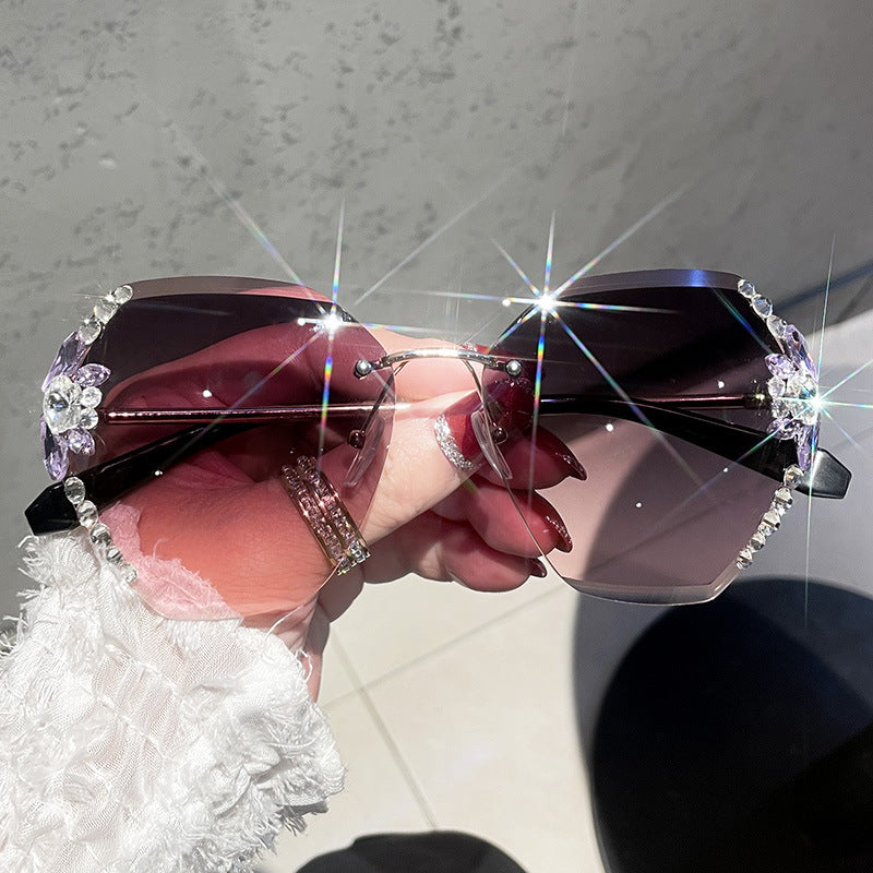 Women's fashion glasses 跨境新款无框眼镜女韩版潮防紫外线墨镜女素颜神器显脸小太阳镜