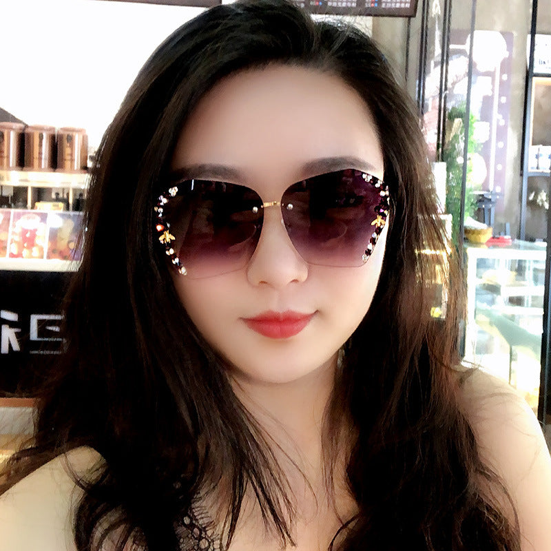 Women's fashion glasses 网红带钻墨镜女2022小蜜蜂水钻无框大脸显瘦太阳眼镜女防紫外线