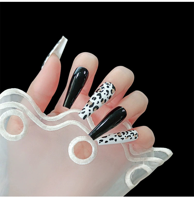 (Hand-made nail) Spice girl Europe and America, dark and long manicure nail, ballet nail, flat head, white, fake nails, wearing beautiful patch, finished product.