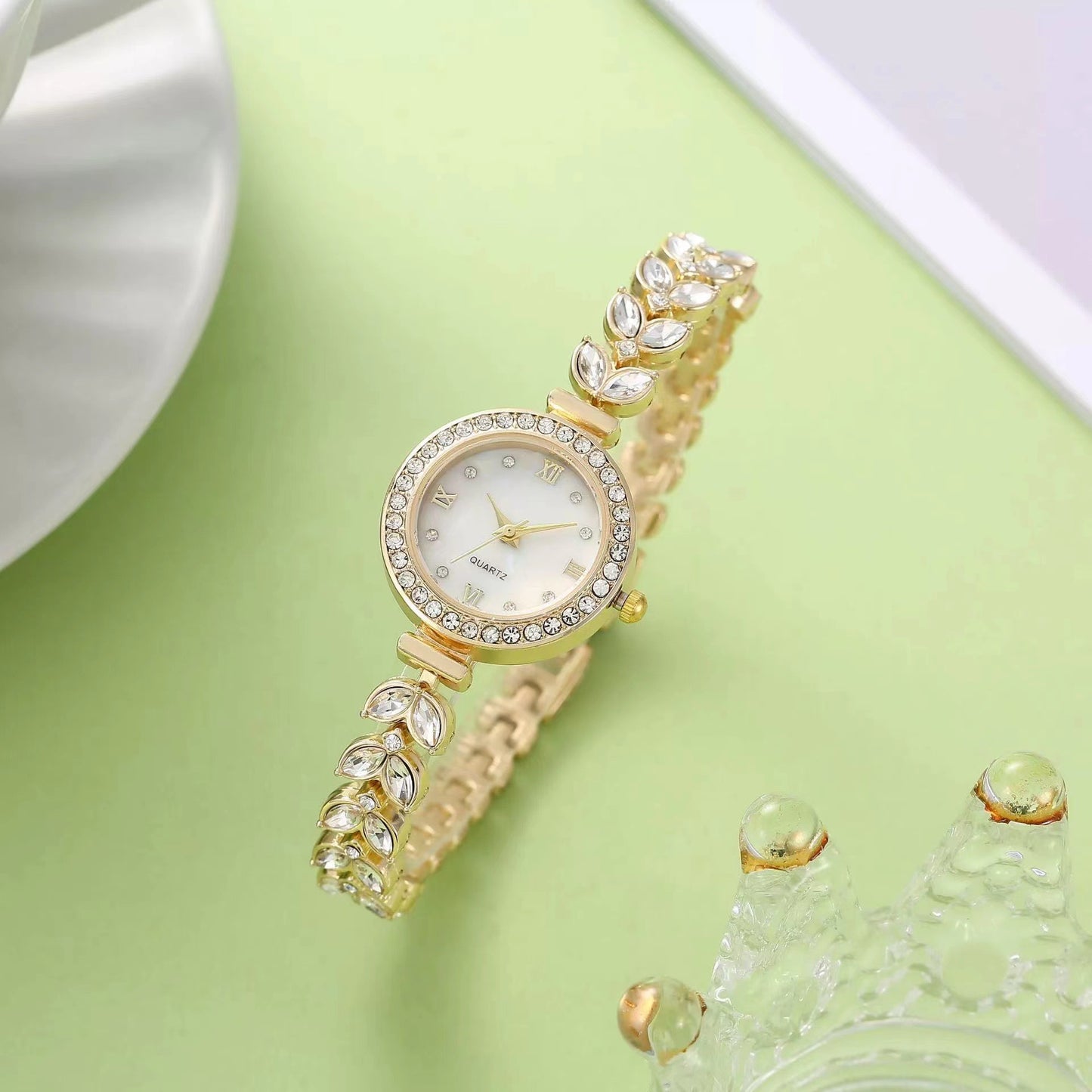 Fashion women's watchPopular Mermaid Women's Watch for Girlfriend Suit Light Luxury Minority Bracelet Watch Fashion Watch Cross-Border Wholesale