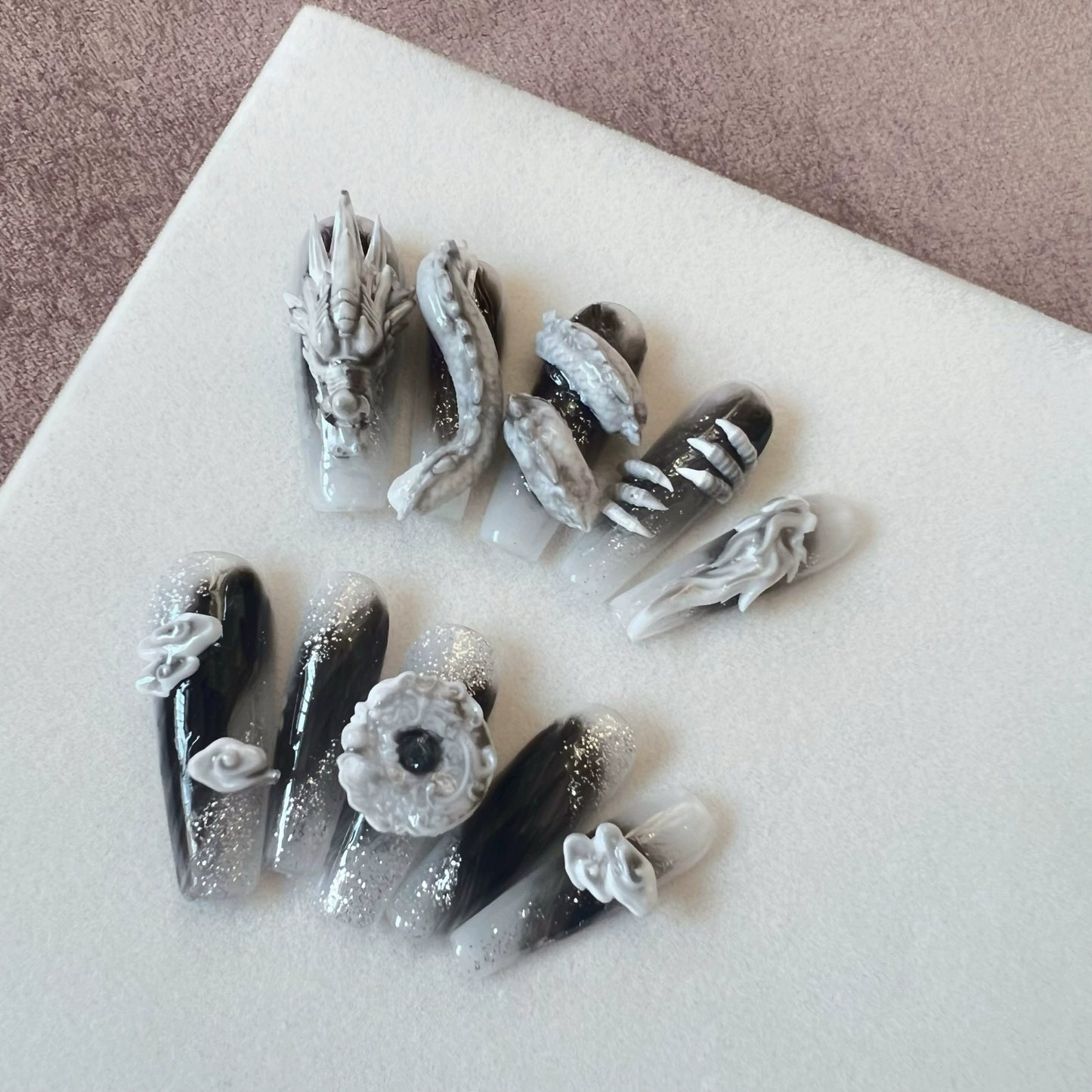 (Hand make nail) Hand wear the dragon element long, advanced sense, white heavy industry, small number of removable nail patches