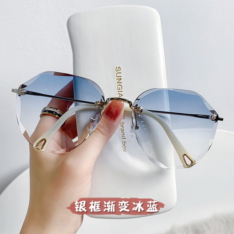 Women's fashion glasses 2024  墨镜女2022年新款潮夏季海边防晒紫外线太阳眼镜开车眼睛大脸显瘦
