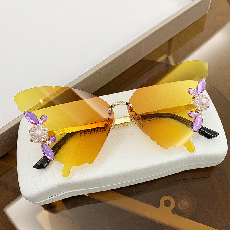 Women's fashion glasses 新款欧美跨境舞会蝴蝶形状镶钻大框太阳镜女时尚墨镜女潮流街拍