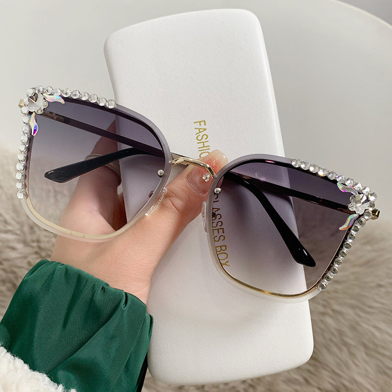 Women's fashion glasses 2023个性渐变镶钻墨镜女士圆脸显瘦高颜值欧美酷潮街拍太阳眼镜