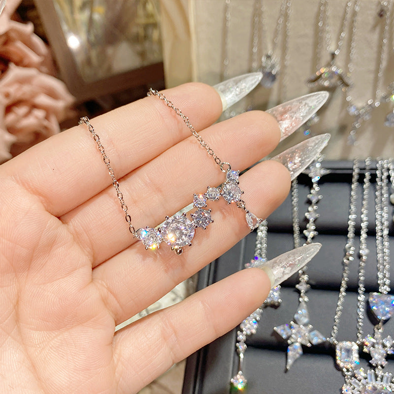 珠宝首饰山茶新款珠宝璀璨精致白钻项链女 镀18K金简约甜美少女超仙锁骨链