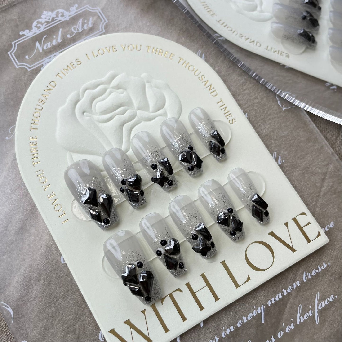(reusable nail)Europe and the United States spice girls three-dimensional snake pattern fake nails patch white wear nail art finished hand dark red spice girls nail art.
