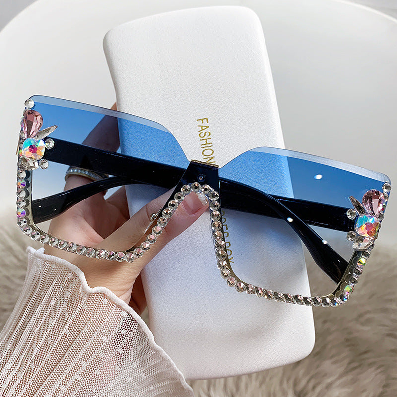 Women's fashion glasses 欧美镶钻大框架跨境新款水钻墨镜女潮款防紫外线防晒显瘦太阳镜